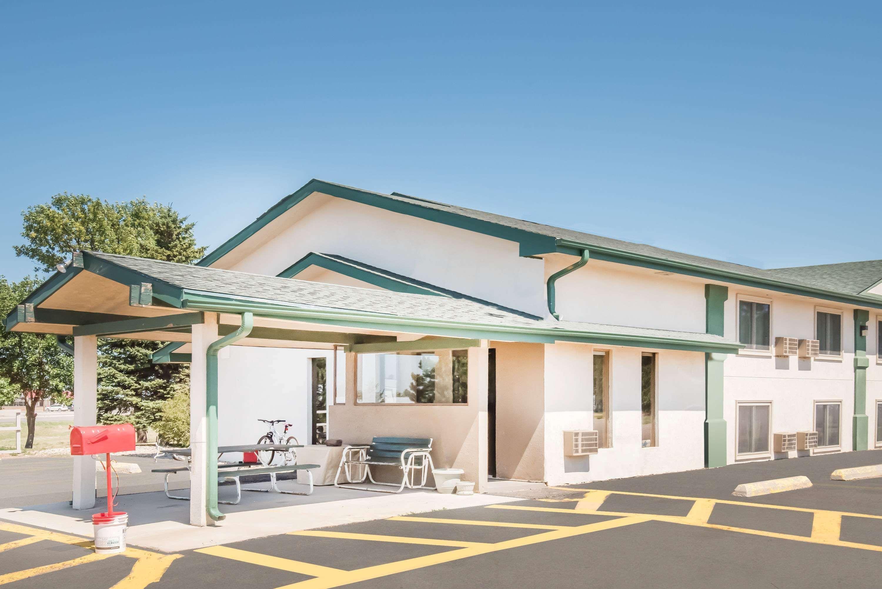 Hotel Super 8 By Wyndham Miller Extérieur photo